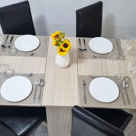 Apartament Veronica - Ultracentral, Langa Tomis Mall, Self Check-in, Free Parking, Fast Wifi, 10 Min Plaja Modern *