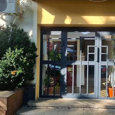 Apartament Veronica - Ultracentral, Langa Tomis Mall, Self Check-in, Free Parking, Fast Wifi, 10 Min Plaja Modern