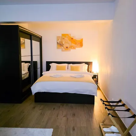 Lejlighed Veronica - Ultracentral, Langa Tomis Mall, Self Check-in, Free Parking, Fast Wifi, 10 Min Plaja Modern *