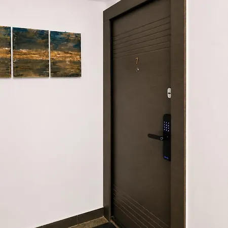 Veronica - Ultracentral, Langa Tomis Mall, Self Check-in, Free Parking, Fast Wifi, 10 Min Plaja Modern Lejlighed